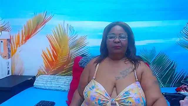 MatureMilfxxx - SPREAD PUSSY IN DOGGY