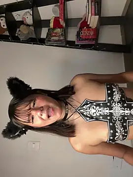 Ivi_sunny - Striptease+ rub my clit