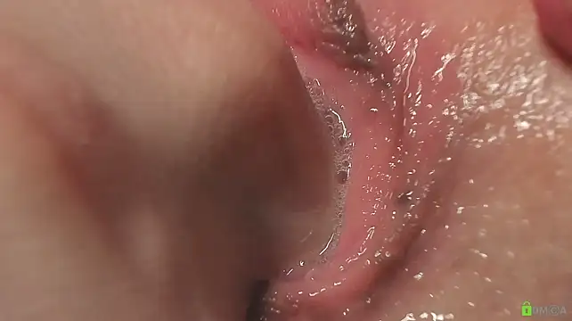 Courtney_Luv - Dildo in the pussy