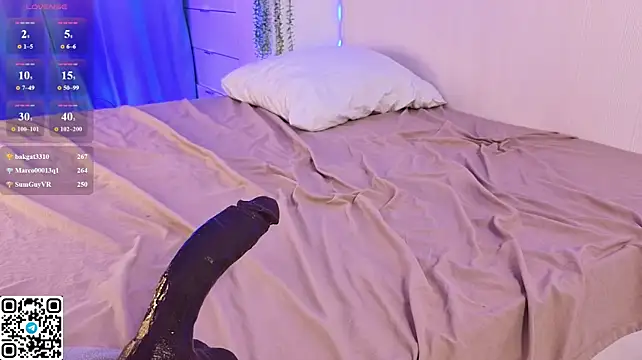 Bonnie_White - show pussy and asshole close up in doggy