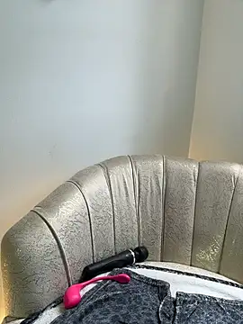 AlmaSajor_ - MISSIONARY FUCK + DOMI PLAY TILL SQUIRT