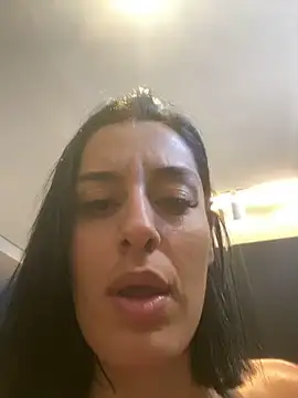Catmila94 - Siririca no banheiro do restaurante 🔥