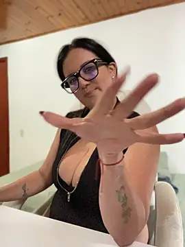 SWEETLILY18 - Kiss me with your tongue.