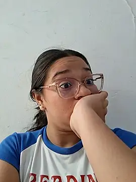 -VICKKY - all naked + 3 finger in my pussy