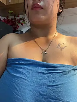 Kalpanaaishaa - fucks pussy with fingers