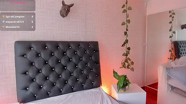 Zoe_Rousee_