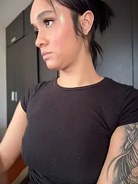 Isabella-Teen - Flash Tits🍒
