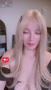 Audience114 - 💕 忽略我的嘴唇 被蜜蜂蛰了