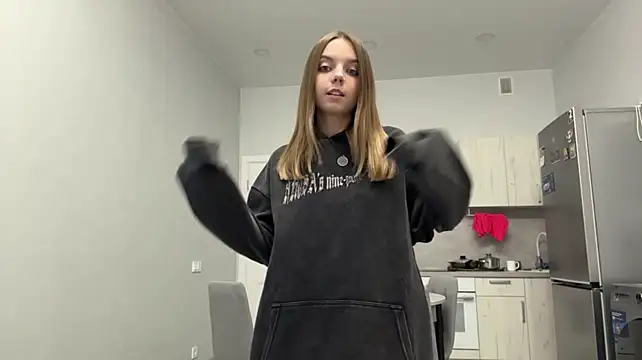 LisaPorse - show belly + cute wink
