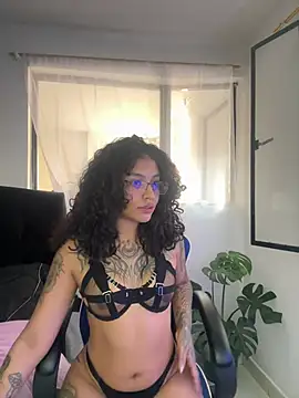 Juli_rosse - twerk for u
