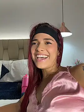 Amber_sparkle - Wiggle ass + twerking😈