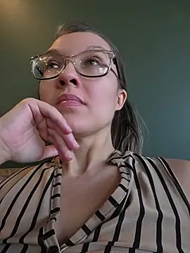 NicolePearl - Remove Bra Under Top