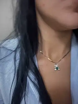 LuxeBrunetteXXX - FINGERING PUSSY AT THE WORK🫢