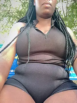 Topgyalmel - Cum show in park