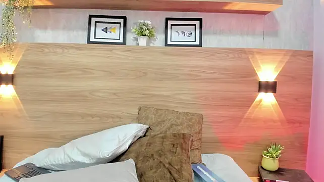 LucyClem - Fingers in the ass🍒