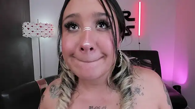 Miss_danika - cover mi face in full spit