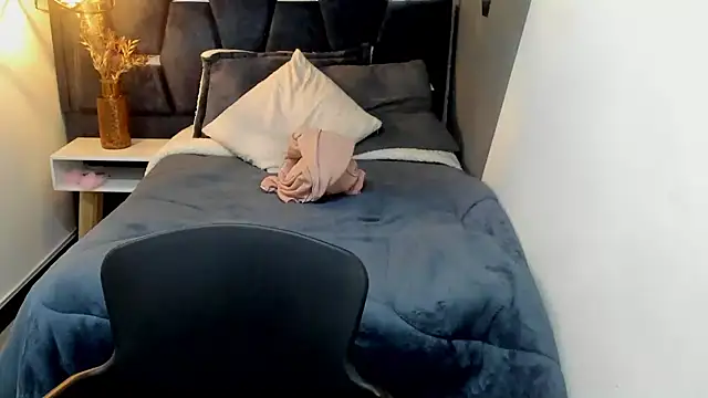 Alanna_Thompson_ - SHOW PUSSY IN DOGGY 🍑😏
