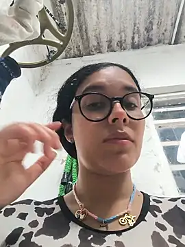 Annya-sweet - Send me a video of bouncing tits