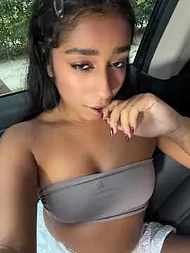 SaryJonex - GETTING NAKED ON THE BEACH FOR FIVE MINU
