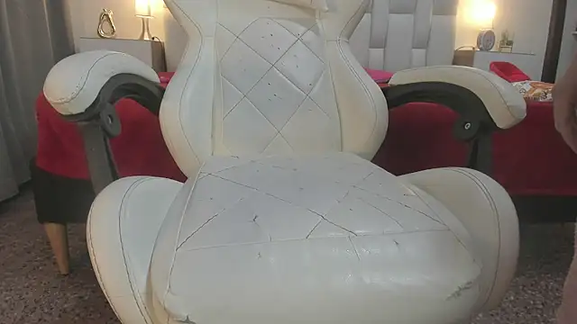 Mask_red_girl - RIDE A DILDO ANAL :)