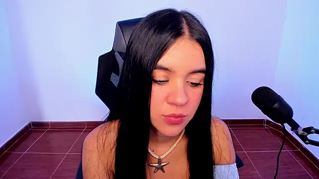 Isabellawhitmore - Blow kisses