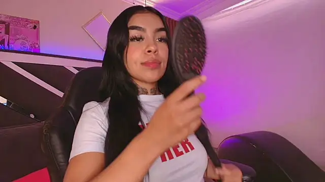 Bratz_x - Total nude, full closeup + hot blowjob