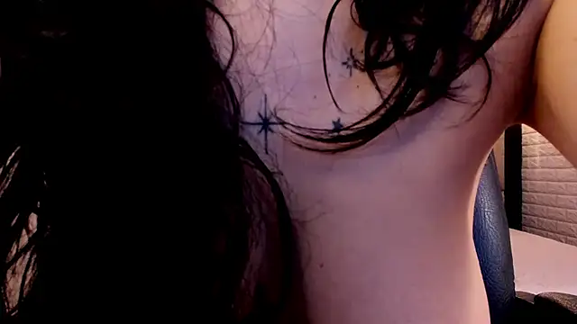 Crimson_tati_