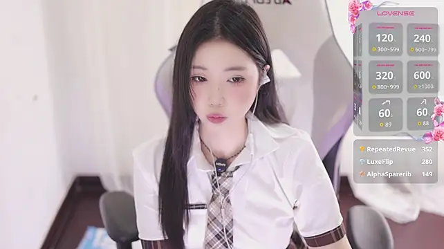 Kitty_baby77 - 完成任务 内裤含嘴里 M腿5分钟 最后一个完成任务的控制黑牛5分钟