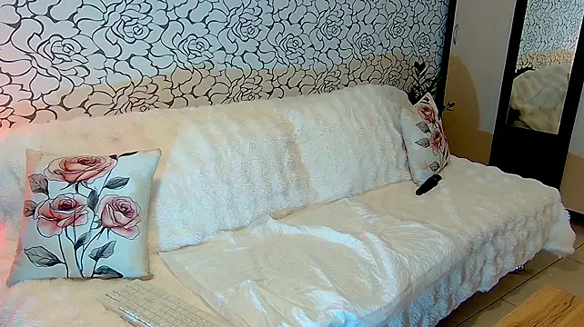 KimPolloc - Upskirt cam on floor
