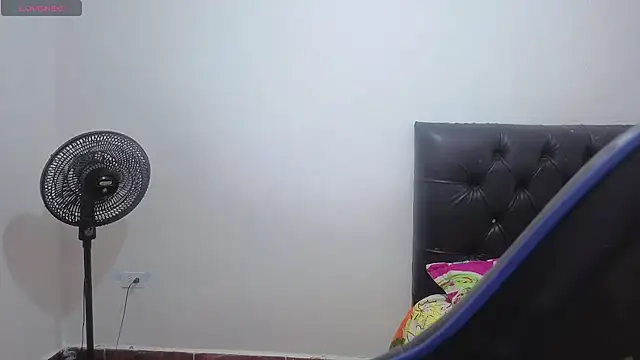 JANNAH_MARTINEZ - love me a little