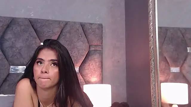 ScarletLenox - Rub pusy with fingers lush play