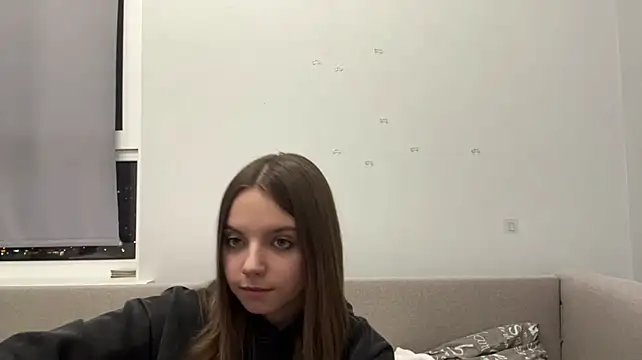 LisaPorse - show belly + cute wink