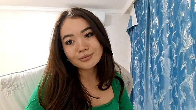 PauletteFurtak - play with my blouse