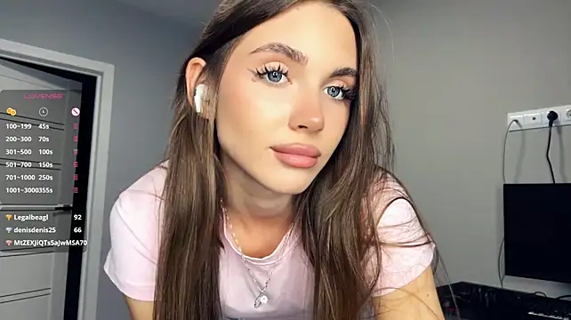 Veluxe - Squeeze my boobs close to cam