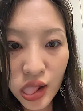 Mimiss02 - 买大黑牛麦克风和爸爸玩