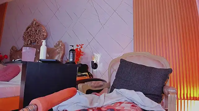 SaraDreamsss - naked body and oiled tits