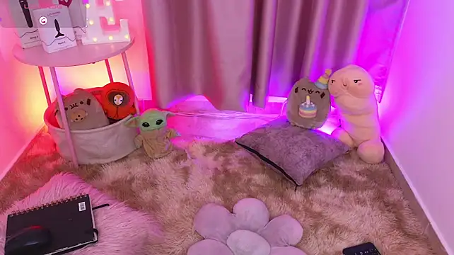 Emiily_Scott1 - make a mess on my face 💦💗