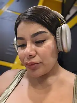 Issane_Peru - Ged naked and play pussy