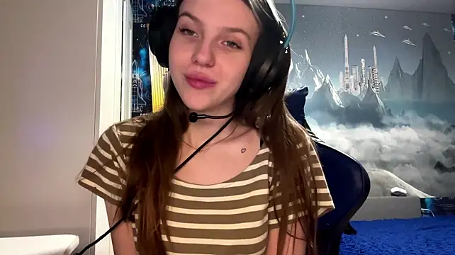 Yourcutiearia - Show ass