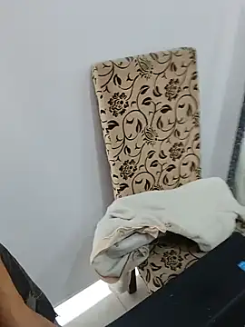 Allis0n_Queen - mamada and tits out