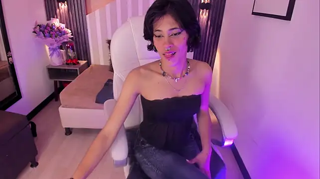 Jenay_Rosse - Oil on my breasts + spanking 🍒