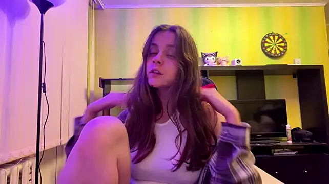 AliceVee - Do you want to know what color panties?