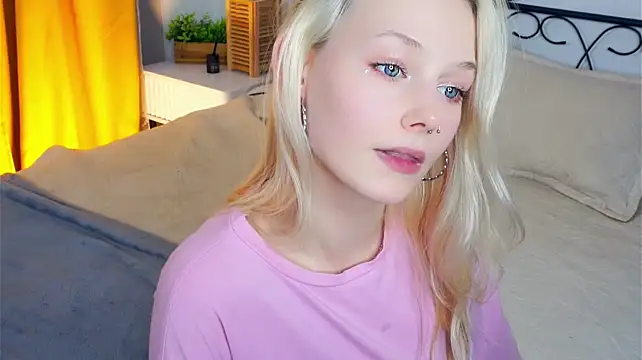 CorrieJust - Lick my lips in camera