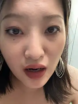 Mimiss02 - 买大黑牛麦克风和爸爸玩