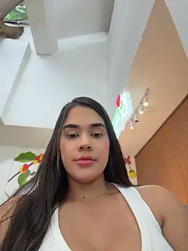 BellaLeclair_