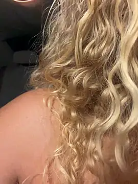 Sophie_cute06 - Brüste massieren