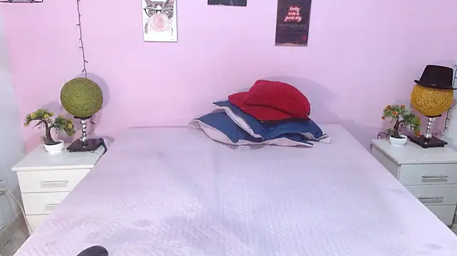 Milady_roxx - a finger in my pussy
