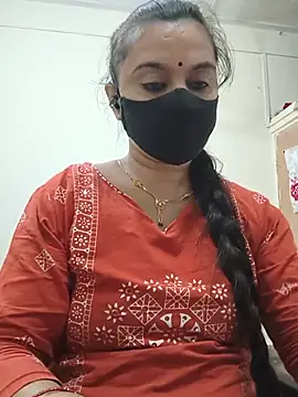 SpasyQueen69 - Olling my boobs
