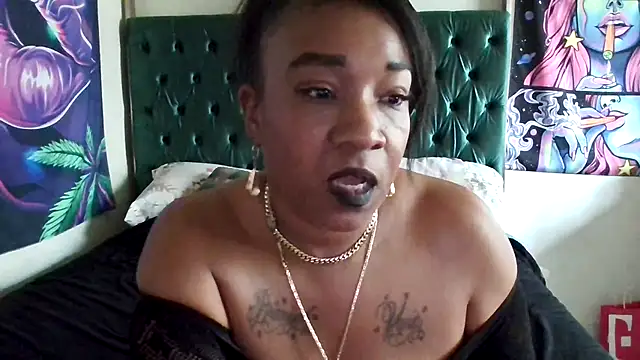 Mzpretty444 - SMOKE F & VIBE "FUK MACHINE"