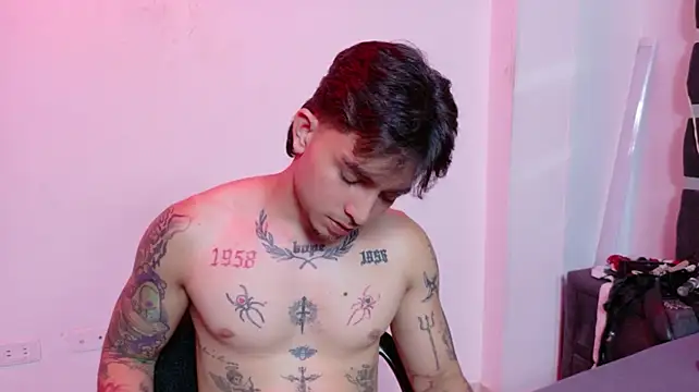 AliceandMax - BITES HER NIPPLES AND CLIT SO HARD